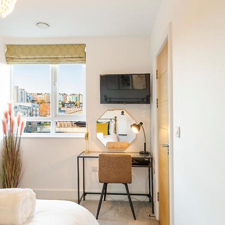 City Centre - Free Parking - Stylish 2 Bedroom Apartment Bristol Bagian luar foto