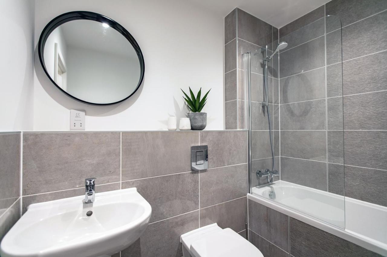 City Centre - Free Parking - Stylish 2 Bedroom Apartment Bristol Bagian luar foto