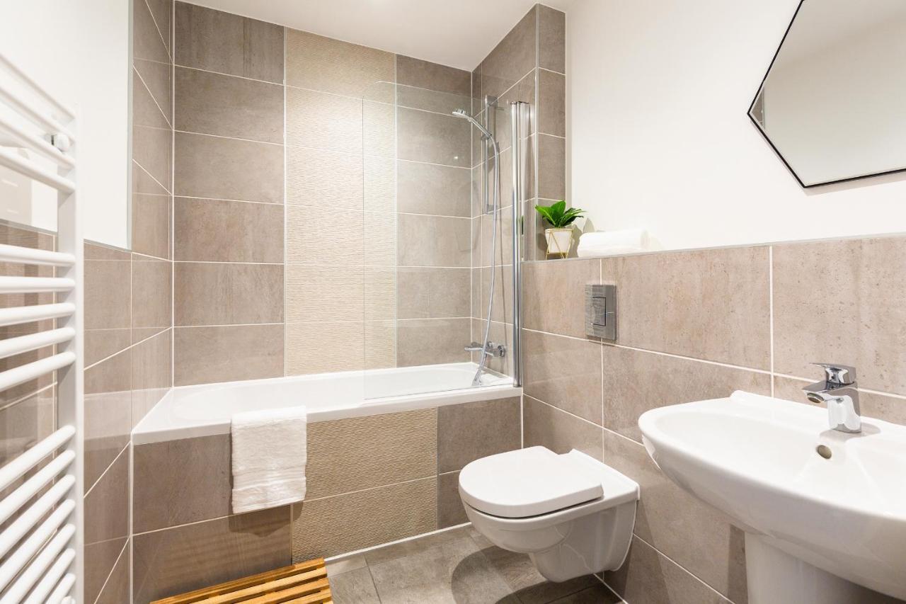 City Centre - Free Parking - Stylish 2 Bedroom Apartment Bristol Bagian luar foto