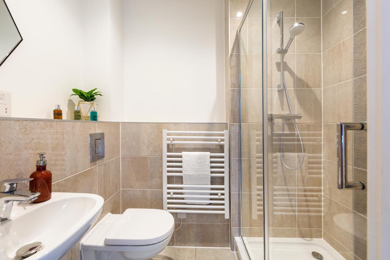 City Centre - Free Parking - Stylish 2 Bedroom Apartment Bristol Bagian luar foto