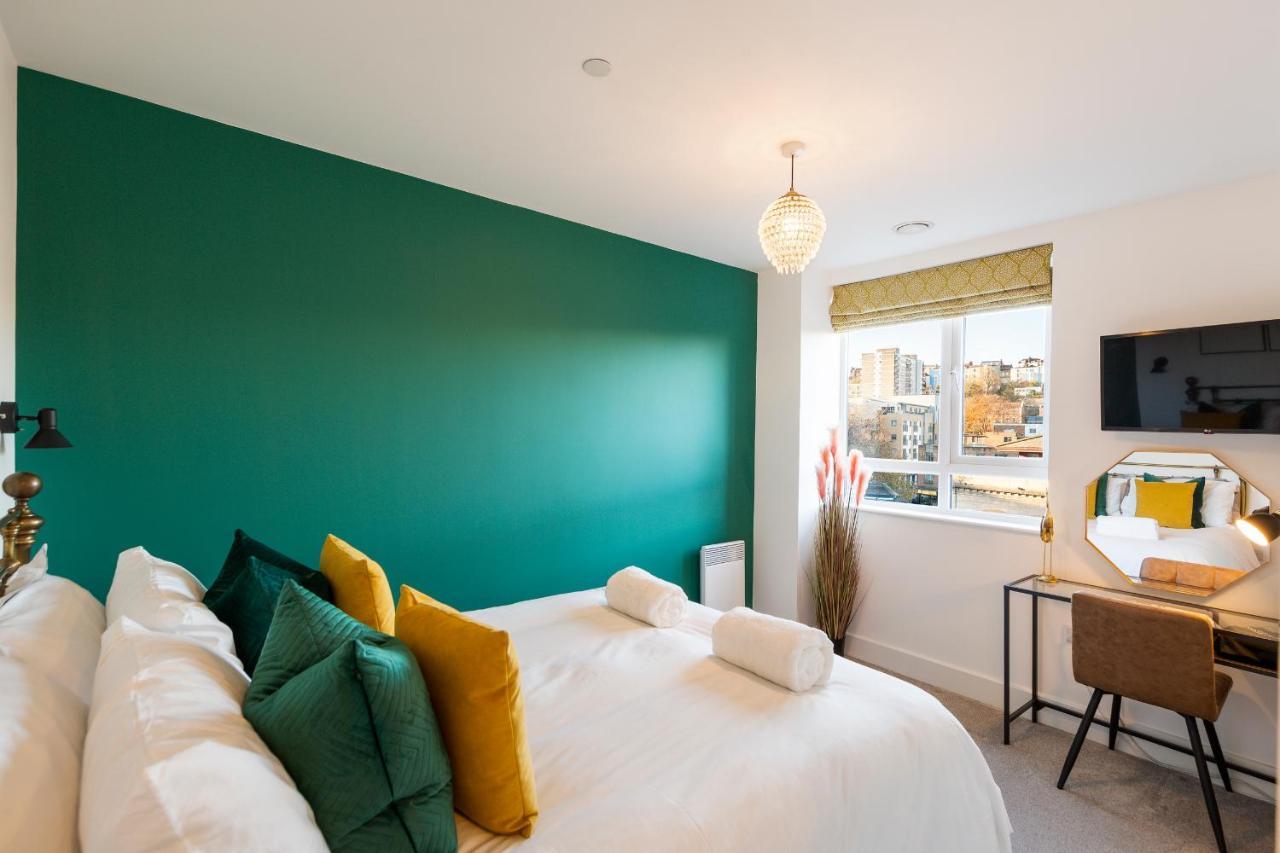 City Centre - Free Parking - Stylish 2 Bedroom Apartment Bristol Bagian luar foto