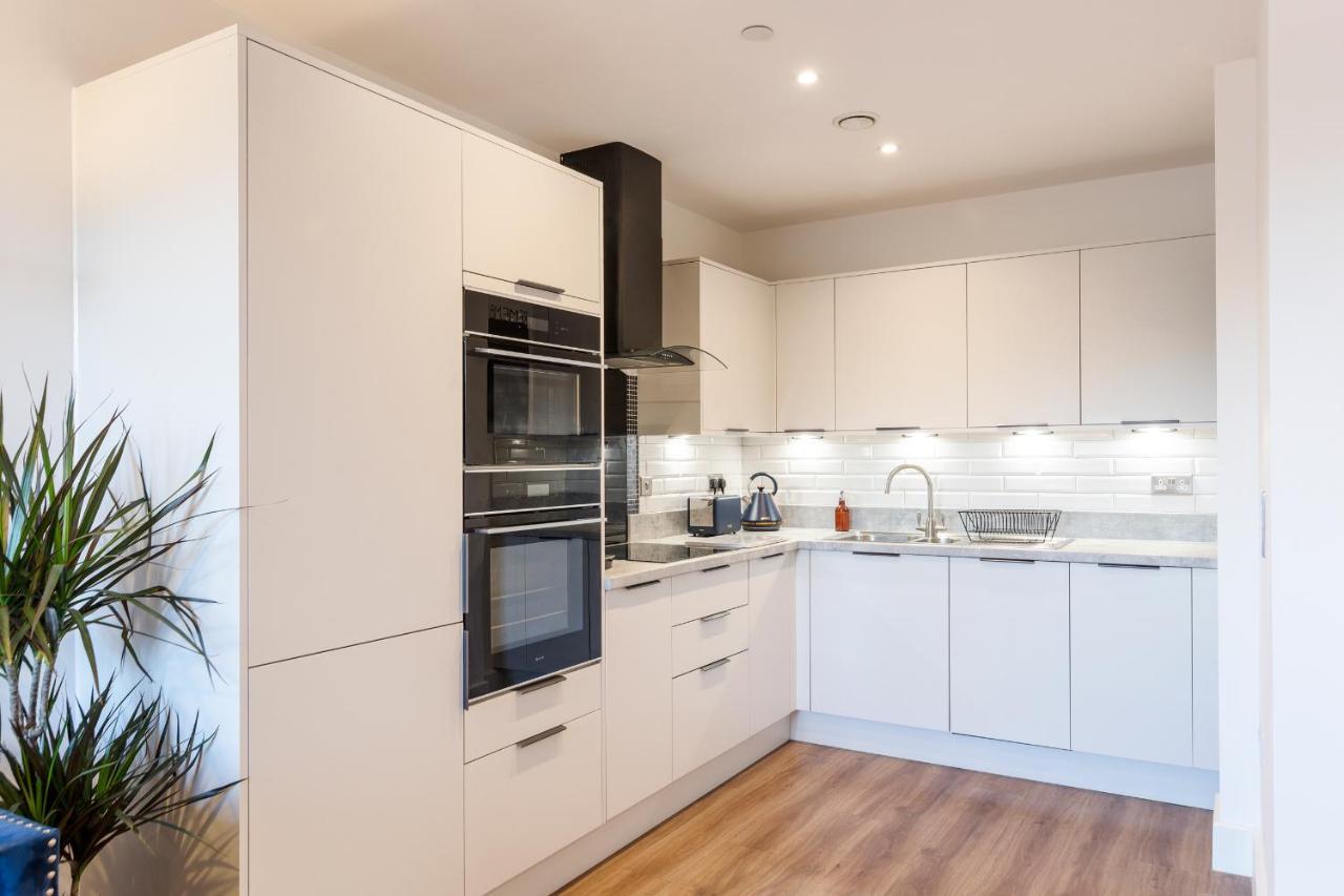 City Centre - Free Parking - Stylish 2 Bedroom Apartment Bristol Bagian luar foto